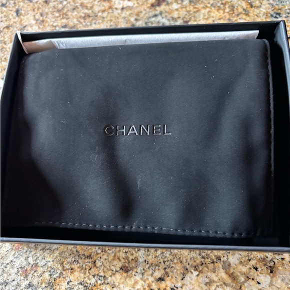 Chanel Black Quilted Leather Card Holder on Chain - Picture 4 of 13